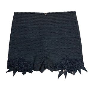High rise floral appliqué trim black hot short